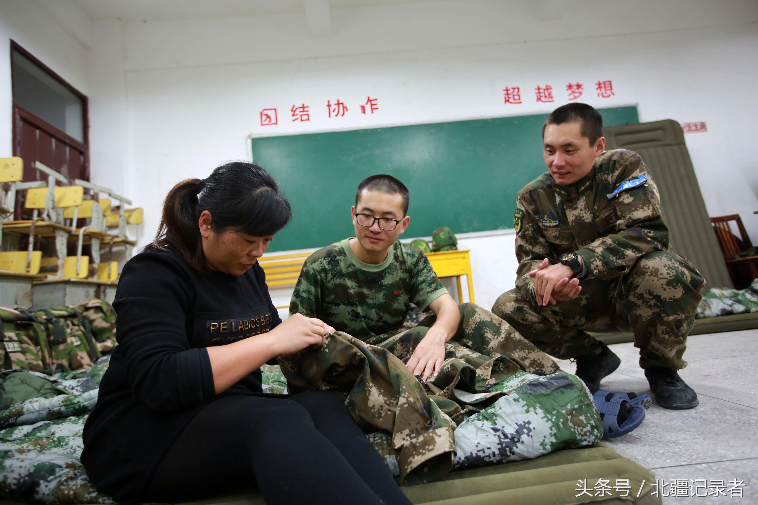 中国武警的衣服,荣耀与责任的象征,中国武警制服,荣耀与责任的标志