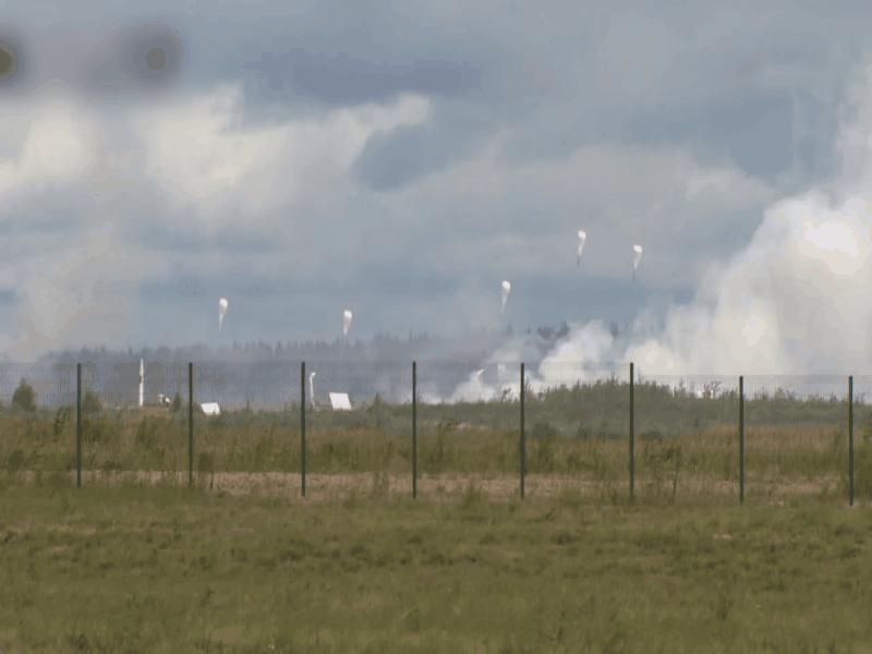 图22M3逆火轰炸机投弹视频,空中巨人的震撼展示,图22M3逆火轰炸机投弹瞬间,空中巨人的震撼投弹展示视频