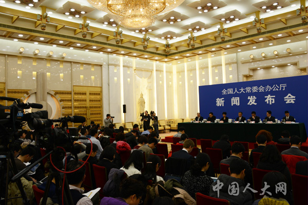 新闻发布会一般在哪里开展及其背景环境与重要性,新闻发布会详解,举办地点、背景环境及其重要性