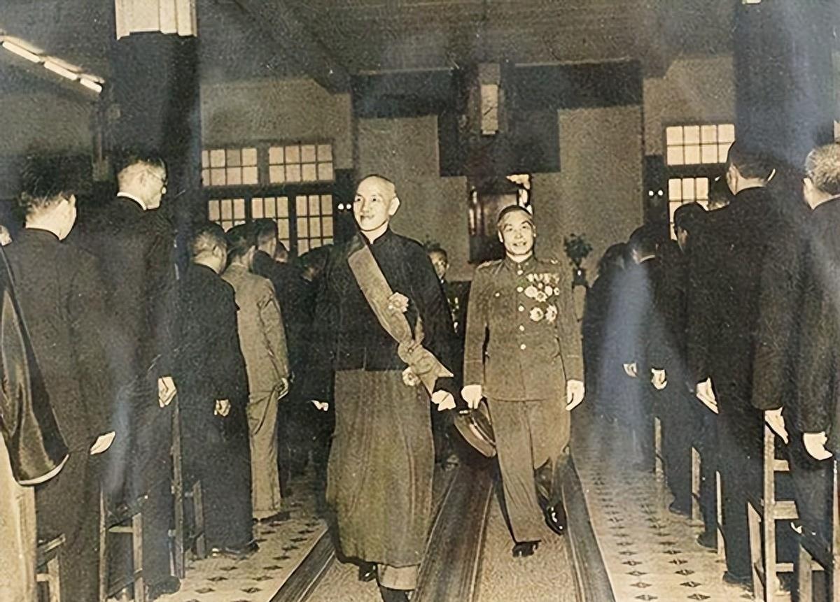 空军一号鞋边发绿原因深度解析,空军一号鞋边发绿原因深度探究