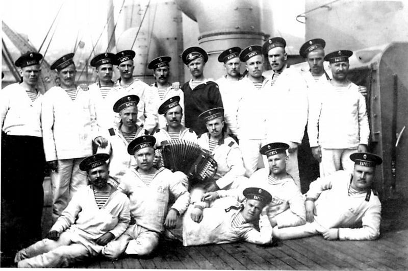 俄罗斯瓦良格号巡洋舰，历史、特点与图片展示，俄罗斯瓦良格号巡洋舰，历史、特色与实拍全景展示