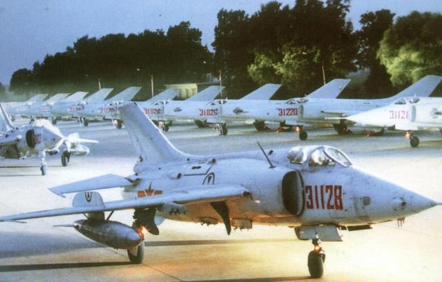 强5攻击机最新型号,技术革新与作战能力的飞跃,强5攻击机最新型号,技术革新引领作战能力飞跃