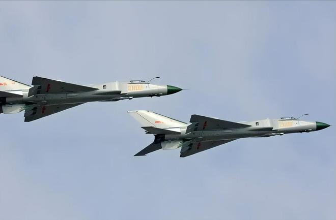 歼8最新款战斗机的技术革新与中国空军的发展,歼8最新战机技术革新助推中国空军腾飞