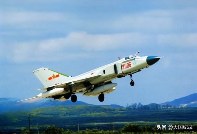 歼8最新款战斗机的技术革新与中国空军的发展,歼8最新战机技术革新助推中国空军腾飞