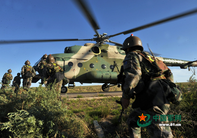 朱日和军演中的红军胜利时刻,回顾红军赢得的两次辉煌战役,朱日和军演红军胜利瞬间,两次辉煌战役回顾,红军的胜利之路