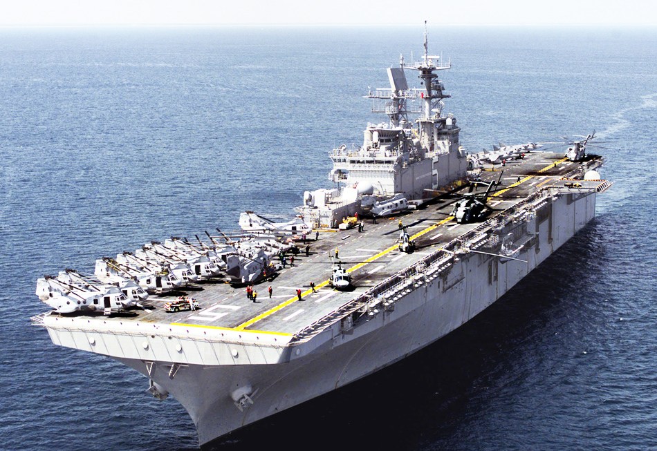 黄蜂级两栖攻击舰与美国际区别,一种战舰的多维解读,黄蜂级两栖攻击舰的多维解读,与美国际差异分析