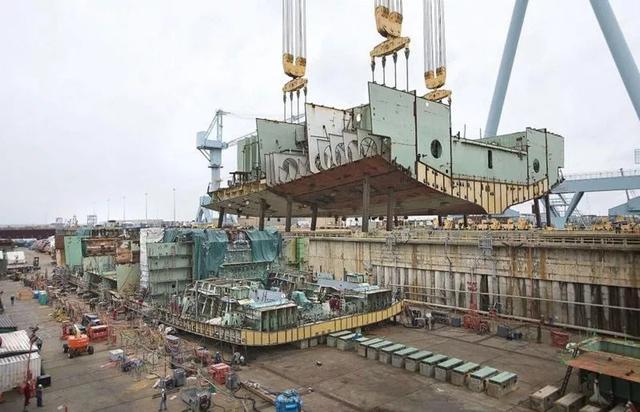 福特号航空母舰的舰载机搭载能力分析,福特号航空母舰舰载机搭载能力解析