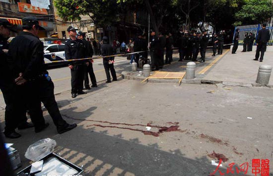 中心小学杀人案,悲剧背后的反思与启示,中心小学杀人案,悲剧背后的反思与教训