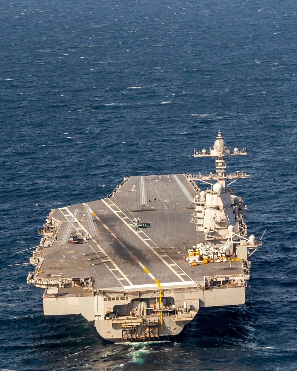 美国福特号航空母舰的视频,展现超级战舰的震撼力量,美国福特号航空母舰震撼力量展示视频,超级战舰的威严与力量