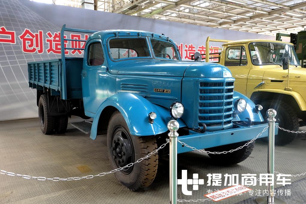 歼-15战斗机外形介绍,歼-15战斗机外形详解