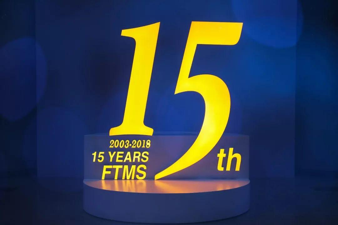 印度光辉战机与中国歼-15战斗机的较量,深度分析与比较,印度光辉战机与歼-15战斗机的深度对决,全面分析与比较