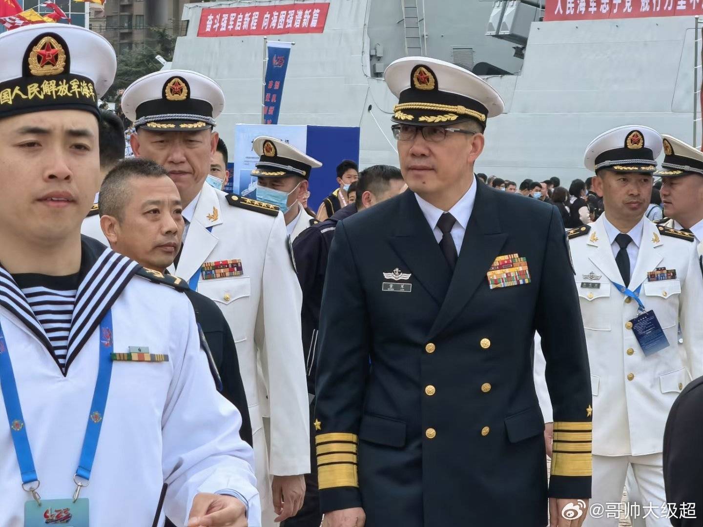 国防之重，部长董军之风采，国防之重，董军部长之风采展现