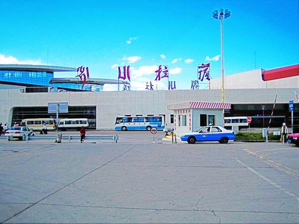 山南隆子机场,高原上的航空新篇章,高原新篇章,山南隆子机场启航