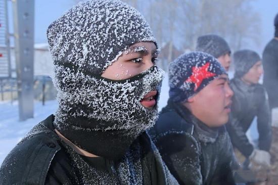 边防战士为什么要站岗,守护边疆的无私奉献与崇高使命,边防战士站岗守护边疆,无私奉献与崇高使命的彰显