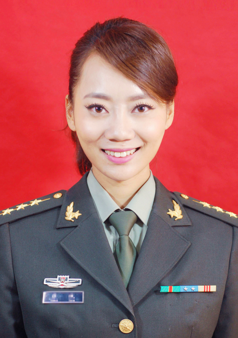 尹梦,中央军事频道的主持人风采,尹梦,中央军事频道主持人的魅力风采