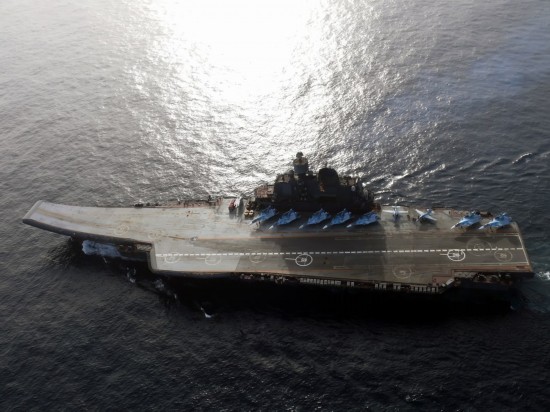 库兹涅佐夫号航母与辽宁舰,两大军事巨头的对比,库兹涅佐夫号航母与辽宁舰,军事巨头对比