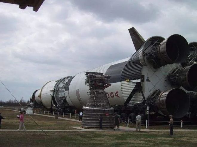 长征五号与土星五号,探索宇宙的两大巨擘,长征五号与土星五号,宇宙探索的两大巨擘