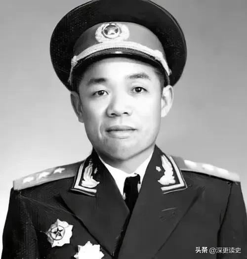 董震少将简历——一位杰出的军事领袖的生平,董震少将生平概览,杰出军事领袖的传奇经历