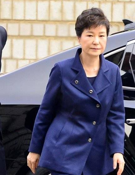 韩国唯一没坐牢的总统,李明博的传奇与争议,韩国唯一未入狱总统李明博的传奇与争议之路