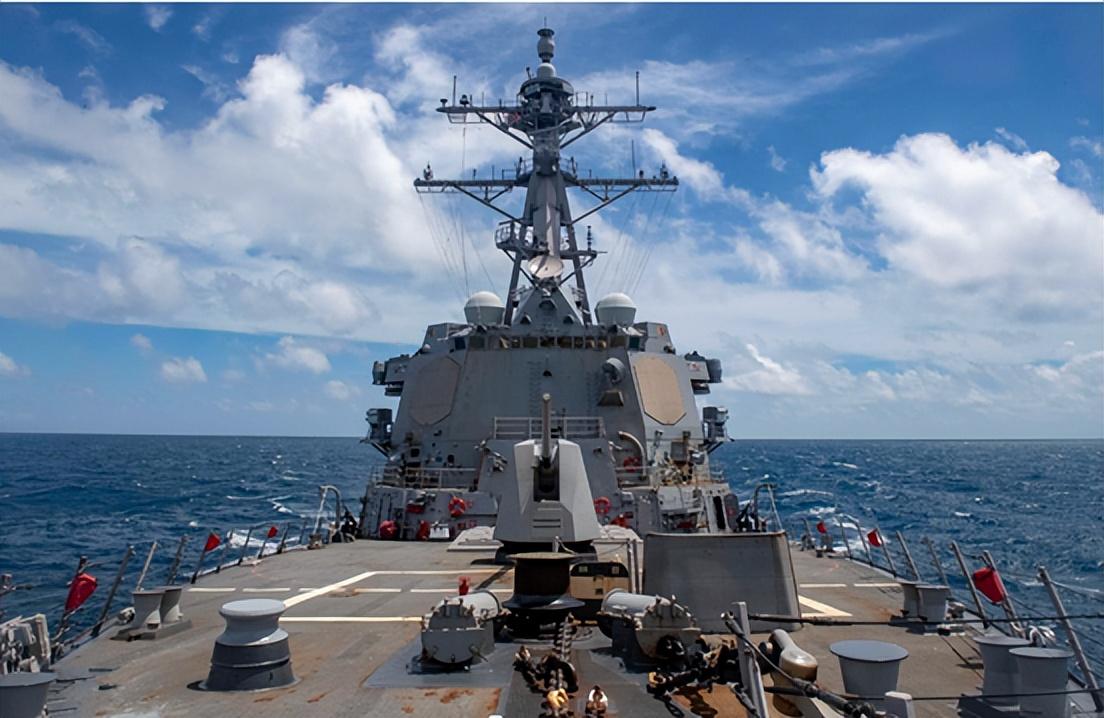 山东舰航母通过台湾海峡的意义，山东舰航母通过台湾海峡的意义，彰显国家主权与海洋实力的重要象征。