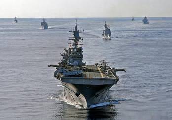 黄蜂级两栖攻击舰舰岛,现代海军力量的重要支柱,黄蜂级两栖攻击舰舰岛,现代海军力量的核心支柱