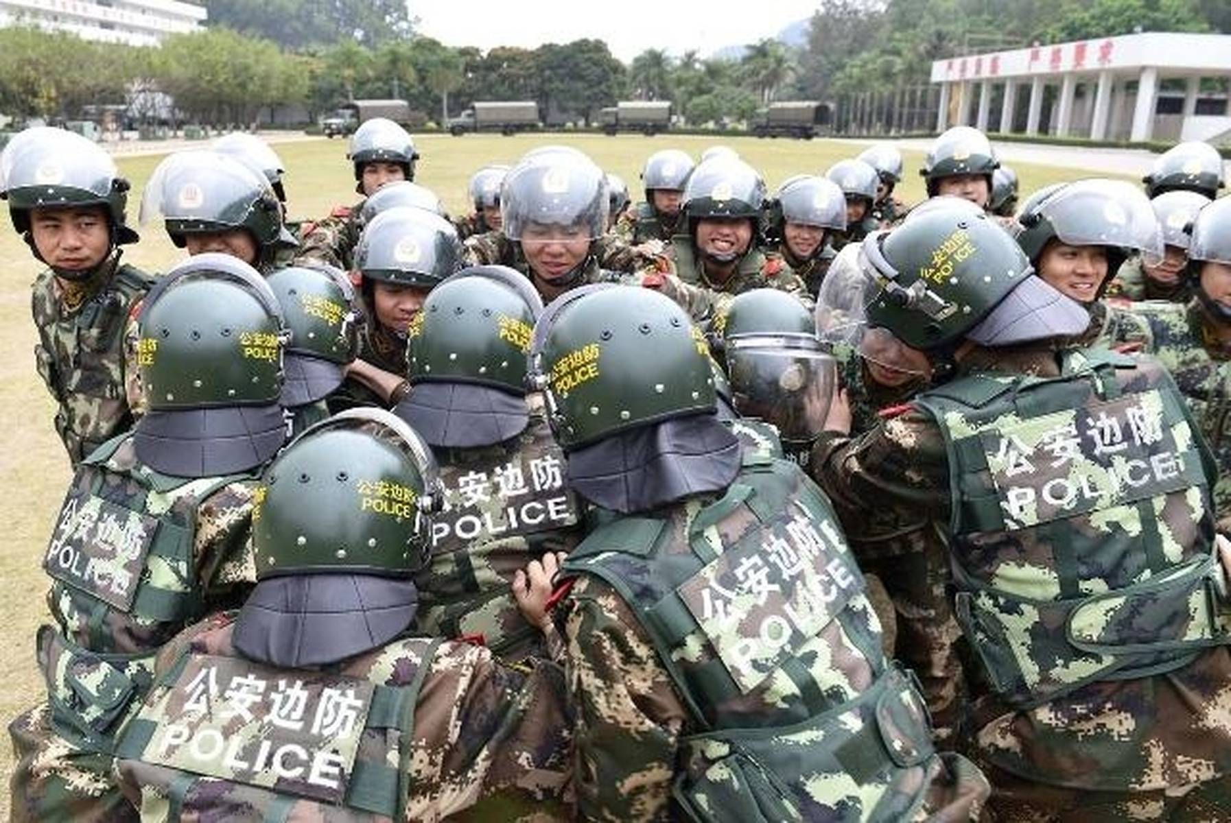 边防武警士兵转为警察,新时代背景下的职业转型与发展,新时代背景下的职业转型与发展,边防武警士兵转岗为警察之路