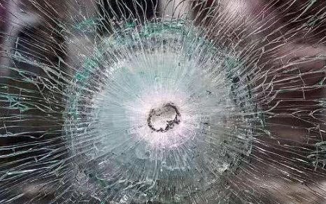 玻璃子弹为何被禁用,探究背后的原因与影响,玻璃子弹被禁背后的原因与影响探究