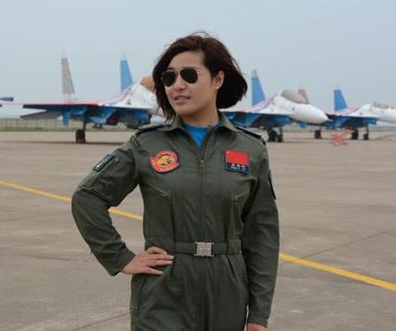 中国歼-20女飞行员,展翅高飞,巾帼英雄,中国歼-20女飞行员,巾帼英雄,展翅高飞天地之间