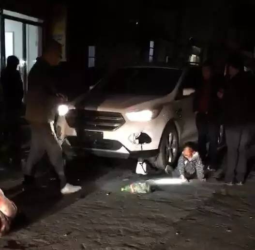 昨晚巢湖发生一起严重车祸,警醒我们关注交通安全,巢湖昨夜车祸惨烈,呼吁关注交通安全警钟长鸣