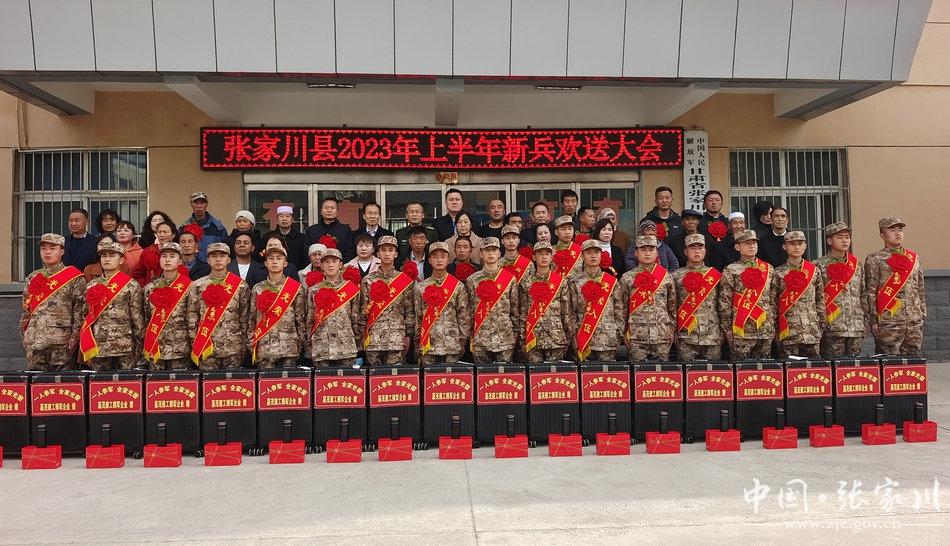 探索未来战士的迷彩新篇章,2023款陆军迷彩服,揭秘未来战士新篇章,探索2023款陆军迷彩服风采