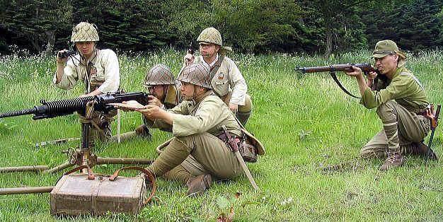 日本部队用什么枪,历史演变与现状观察,日本部队枪械的历史演变与现状,从历史枪支到现代武器的观察