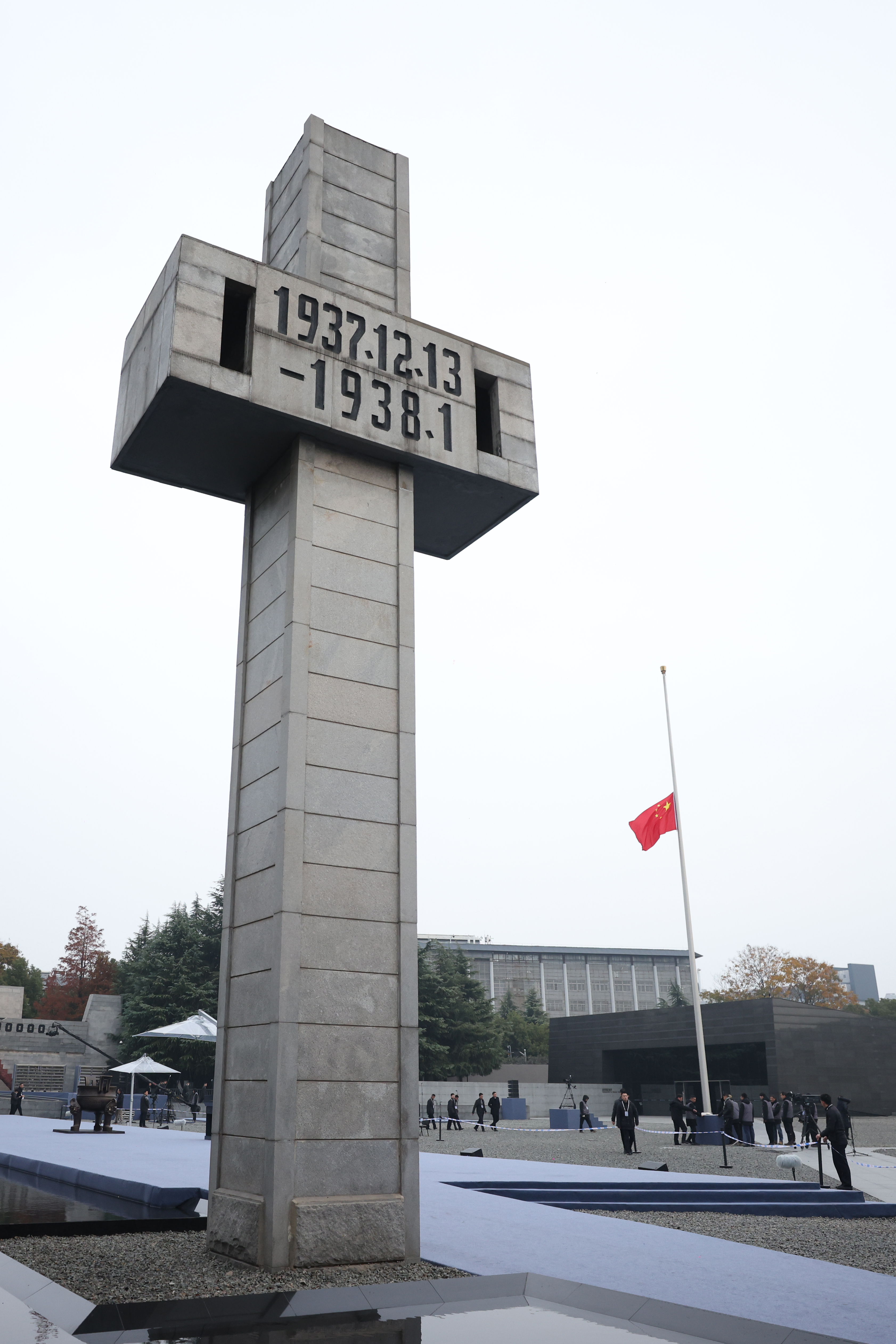 中国历史上的降半旗记录,回顾与致敬,中国历史上的降半旗事件回顾与致敬