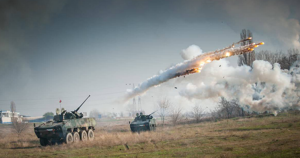 国际观察，西方极限施压成为俄罗斯强势反击的引信，俄罗斯强势反击，西方施压引发全球关注