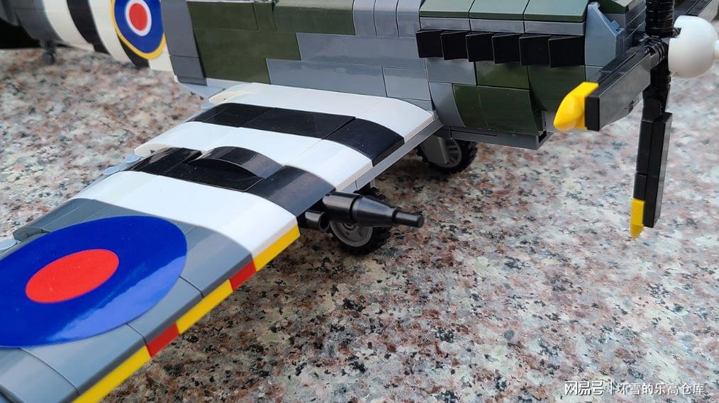 全冠积木喷火战斗机,速度与力量的完美结合,全冠积木喷火战斗机,速度与力量的巅峰之作