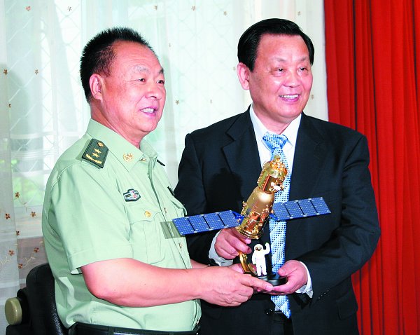 中国人民解放军61398部队张建雄现任职务及其卓越贡献,中国人民解放军61398部队张建雄的现任职务与卓越贡献解析