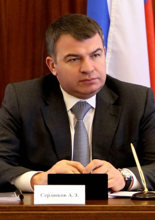 国防部长与省长,职责与权力的比较,国防部长与省长职责与权力对比解析