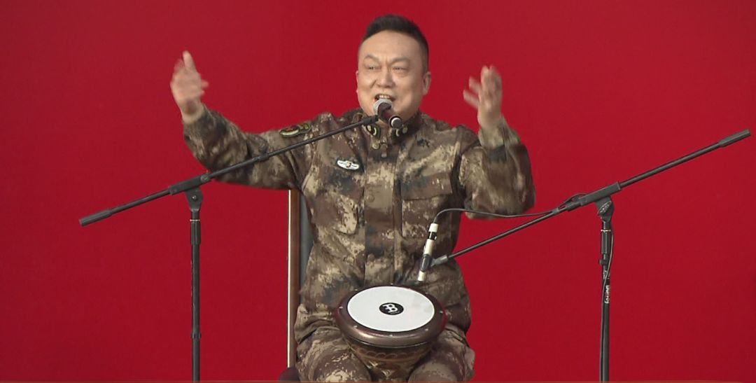 丁长富，一位引领时代的杰出人物，丁长富，时代引领者的杰出风采