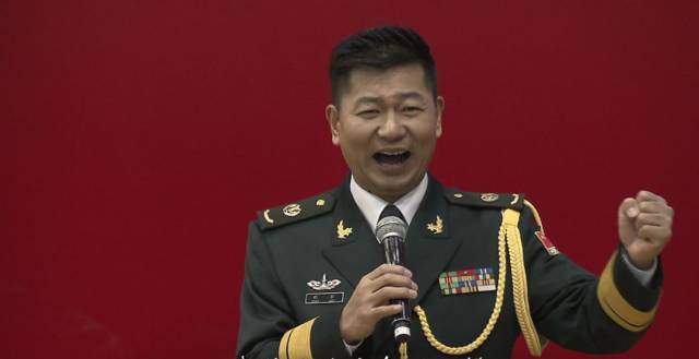 丁长富,一位引领时代的杰出人物,丁长富,时代引领者的杰出风采