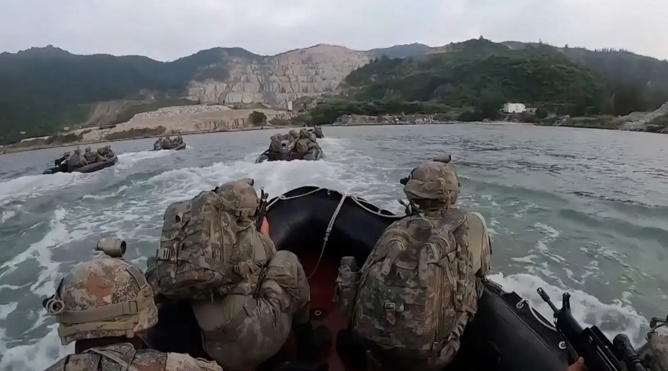 蛟龙突击队视频完整版,揭示特种部队的真实面貌,蛟龙突击队揭秘,特种部队真实面貌全记录视频(完整版)