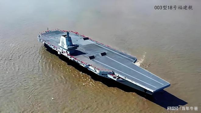 山东号航母的入列时刻,中国的海军力量再添辉煌,山东号航母入列,中国海军力量再上新台阶