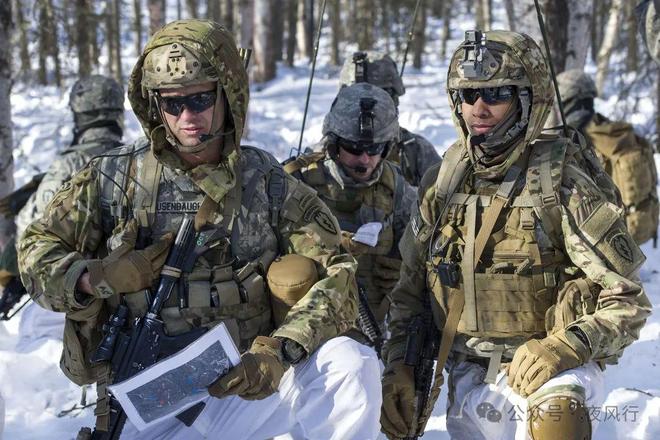 美国大兵的装备,现代化战争中的力量象征,美国大兵装备揭秘,现代化战争中的力量标志