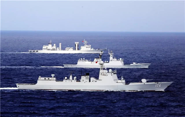 海军张启军简历，一位海军将领的辉煌历程，海军将领张启军的辉煌历程简历