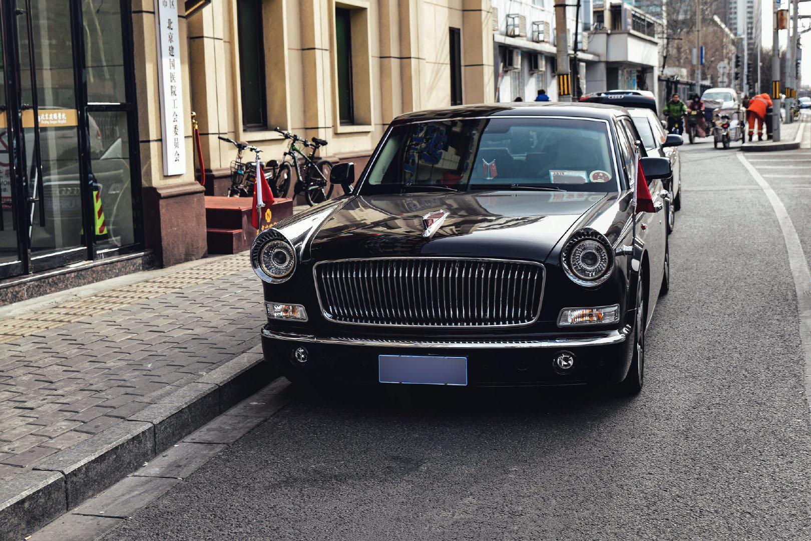 红旗品牌下的神秘巨兽，揭秘红旗十二缸车型的身份与魅力，红旗神秘巨兽揭秘，十二缸车型的身份与魅力探索