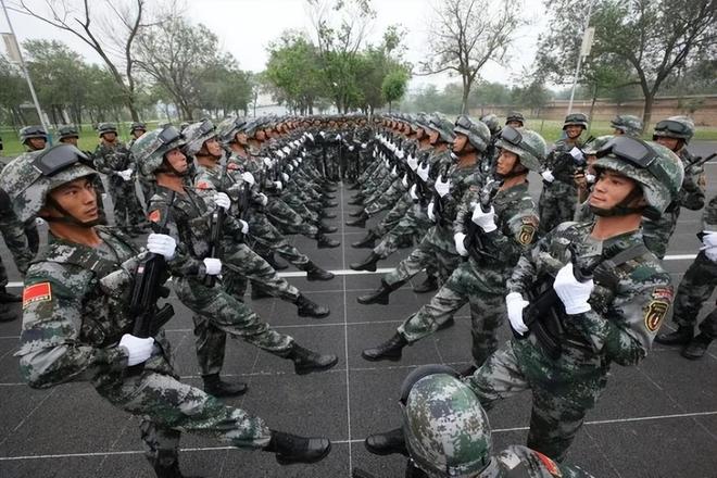 国庆阅兵英模方队,展现国家力量与荣耀,国庆阅兵英模方队,彰显国家力量与荣耀时刻