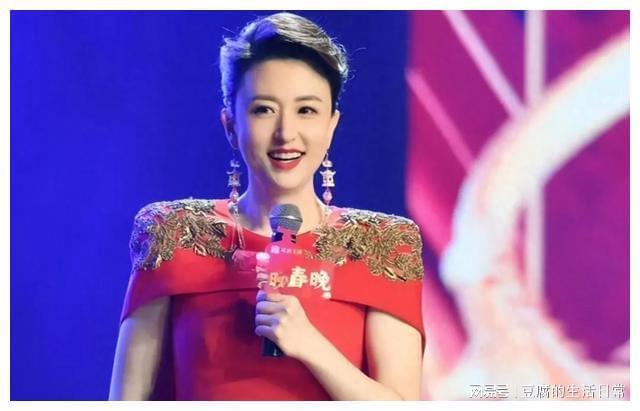 八一晚会主持人张蕾，闪耀舞台的军魂使者，八一晚会主持人张蕾，军魂闪耀的舞台使者