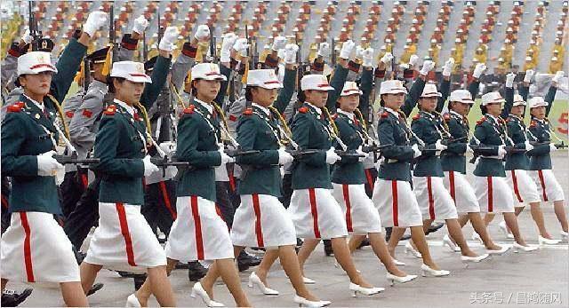 全球共同阅兵的历史时刻，回顾各国共同庆祝的历史节点，全球共同阅兵的历史时刻，各国共同庆祝的辉煌瞬间回顾