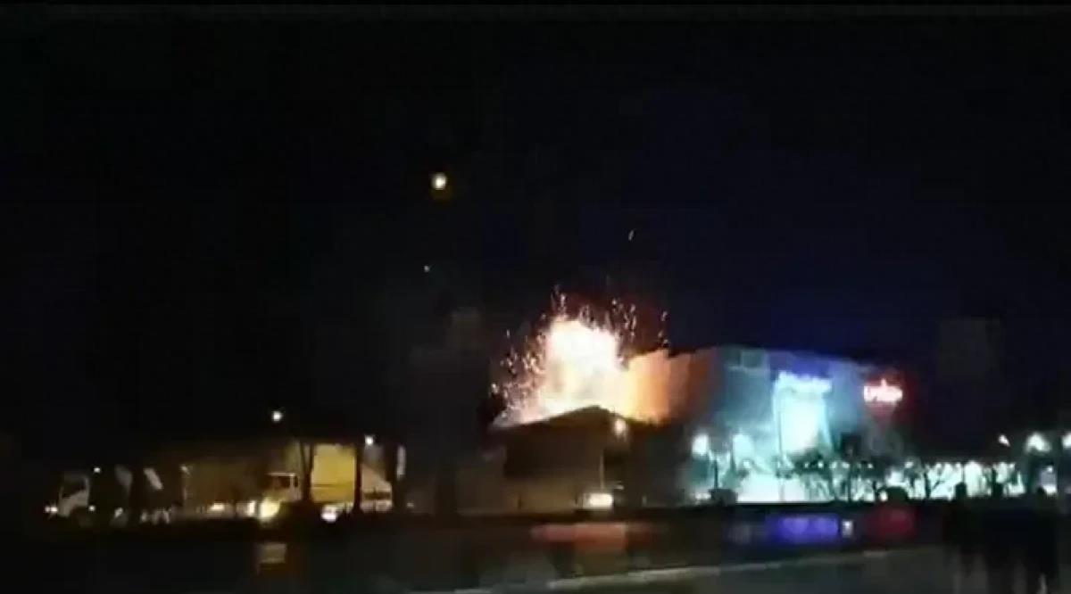 美军舰遭遇袭击事件，探究事件背景与影响，美军舰遭遇袭击事件，背景探究与影响分析