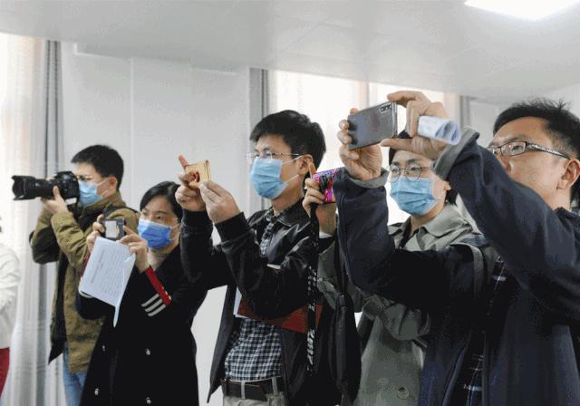 头条新闻与今日头条,重大消息的传递与解读,头条新闻与今日头条,重大消息的即时传递与深度解读