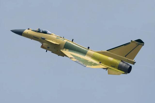 歼-10战斗机,先进的布局设计解析,歼-10战斗机布局设计深度解析