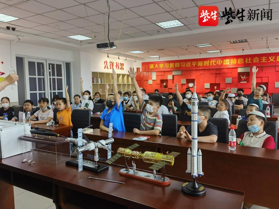 探索未来，航空母舰与航天母舰的交汇点，航空与航天交汇点，探索未来母舰发展之路